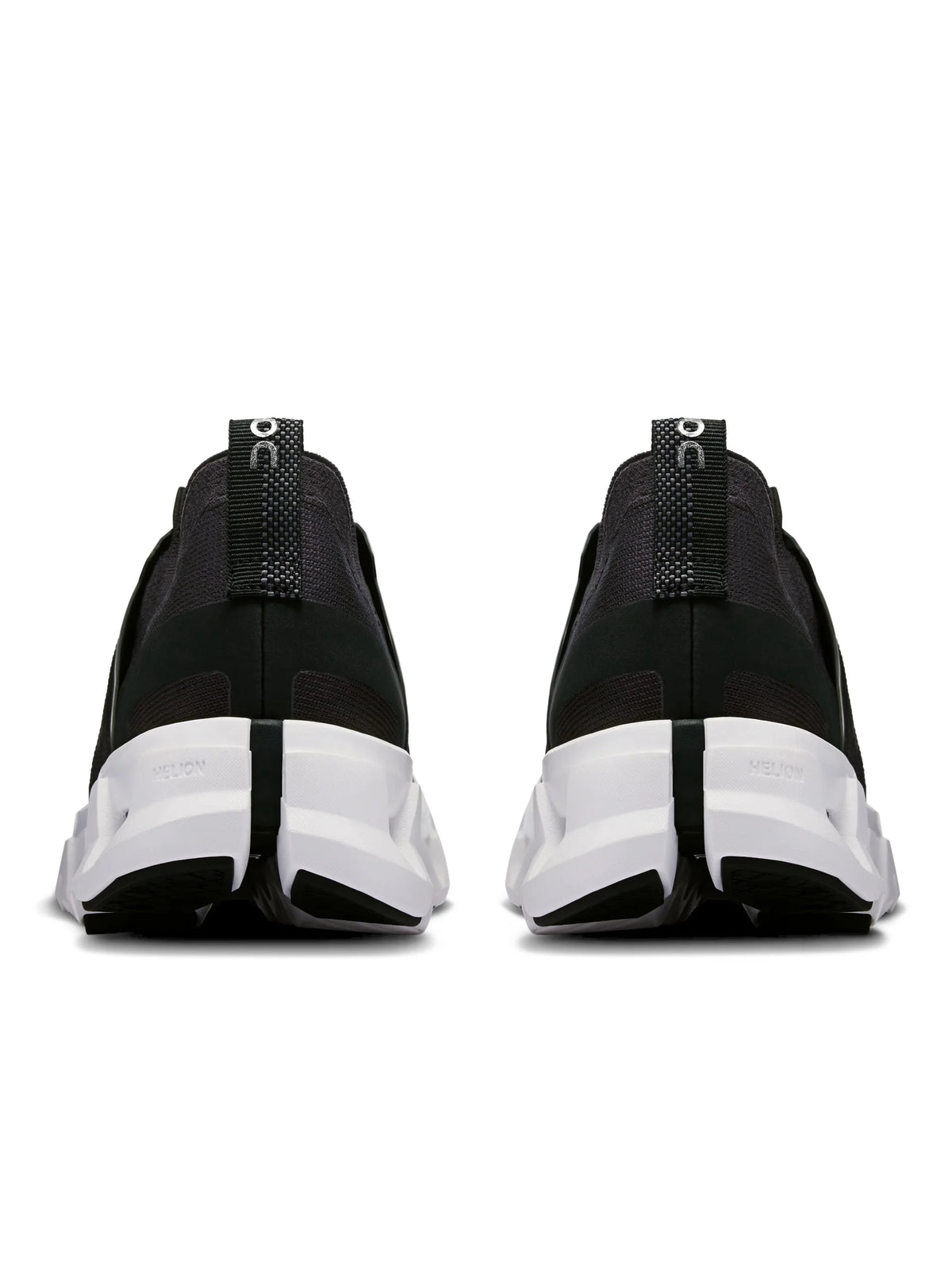 On Cloudswift 4 — Black/White