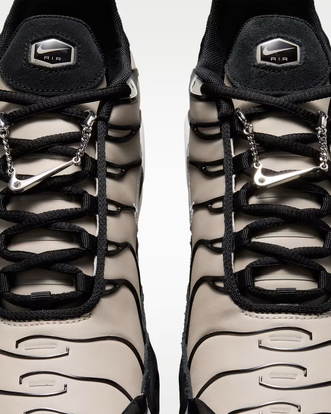 Nike Air Max Plus TN — Suede