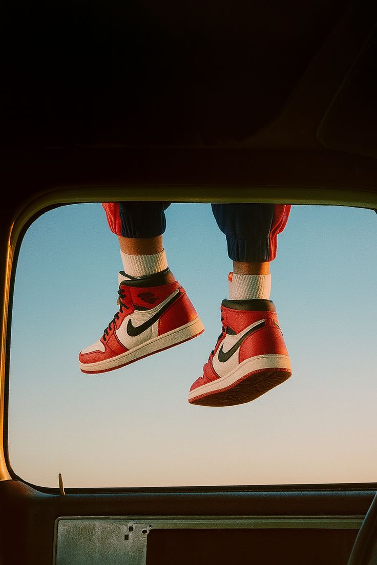 Plus qu'une paire. Une identité.
