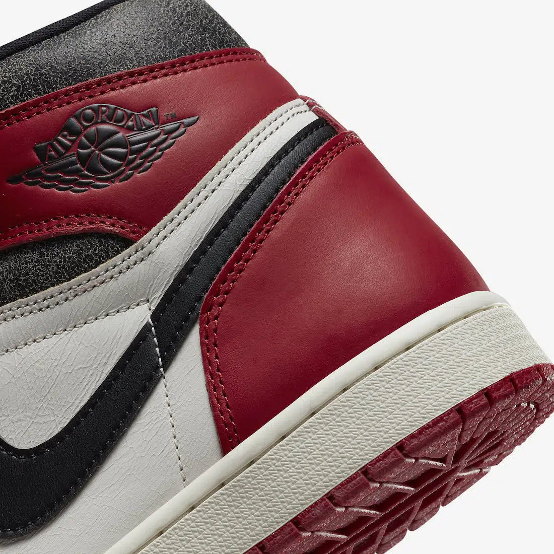 Air Jordan 1 High OG — Chicago Lost & Found
