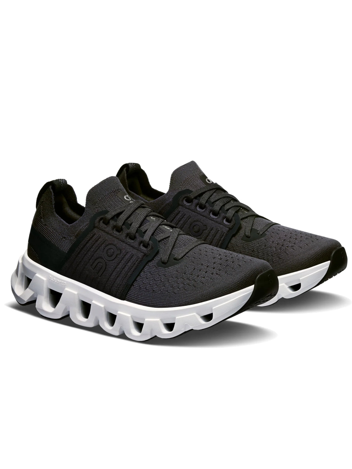 On Cloudswift 4 — Black/White